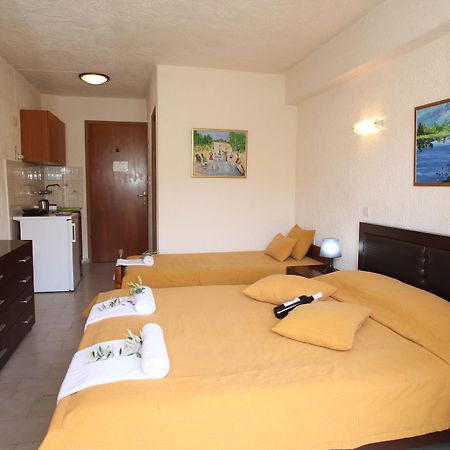 Elounda Olive Garden Apts & Studios Buitenkant foto