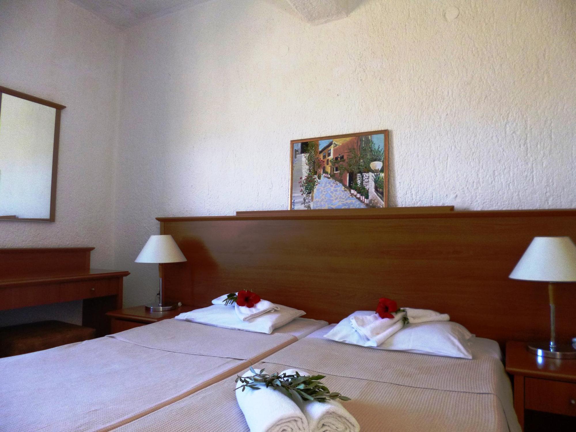 Elounda Olive Garden Apts & Studios Buitenkant foto